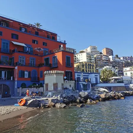 Loft Sull'acqua Con Vista Mozzafiato نابولي